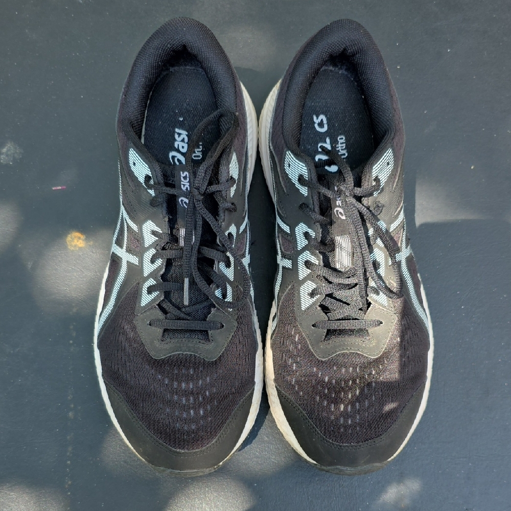 Asics Black Athletic Shoes with Breathable Mesh and Cushioned Soles Mns 15 Extra